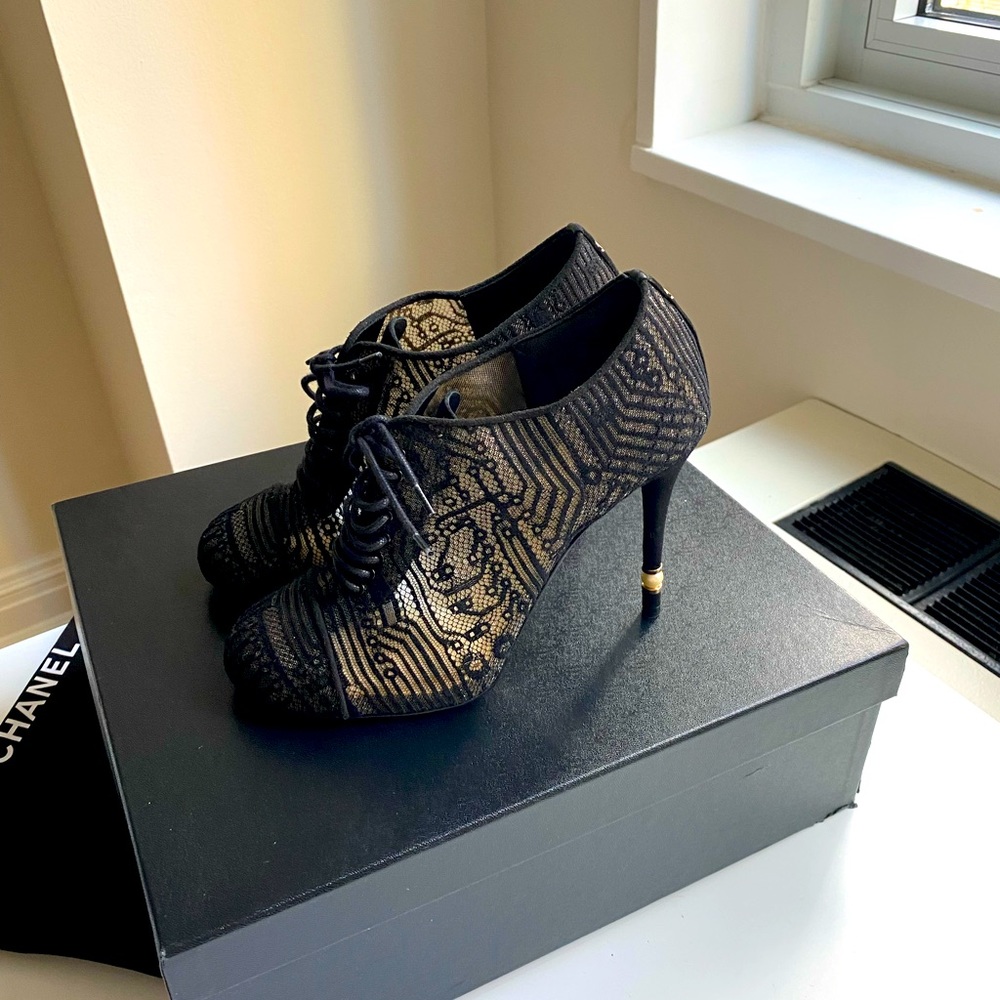 100% authentic CHANEL lace up booties size 37